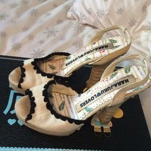 Summer sandals with heel